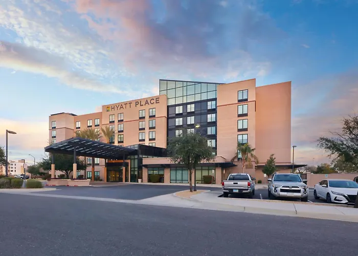 Hyatt Place Phoenix 3*