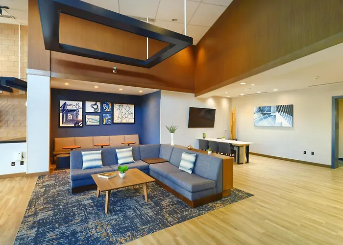 Hyatt Place Phoenix Hotel 3*