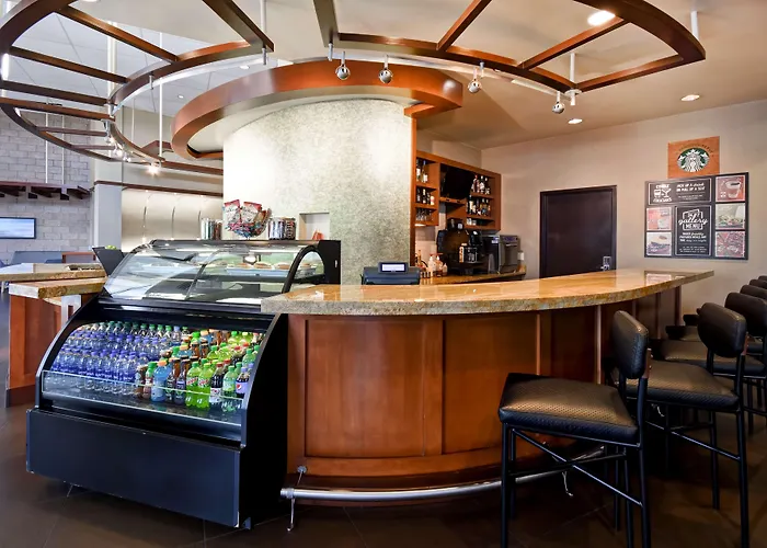 Hyatt Place Phoenix 3*