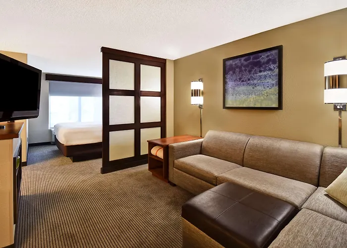 Hyatt Place Phoenix Hotel 3*