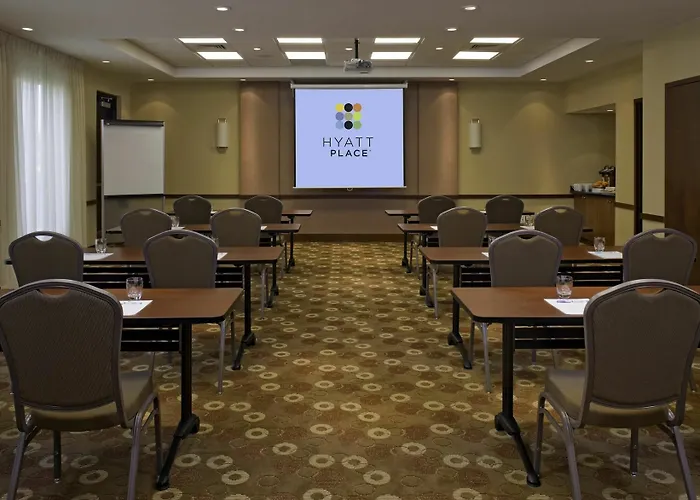 Hyatt Place Phoenix Hotel 3*